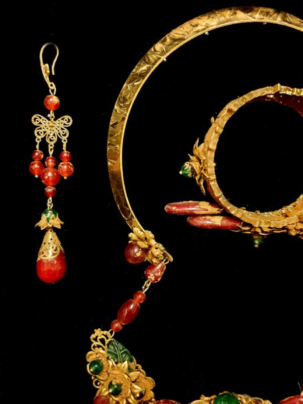 Altes Theaterjuwel - Kaiser und Kaiserin - Rot, Grün und Gold 5