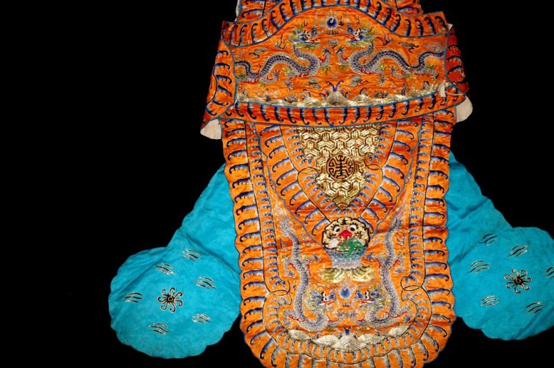 Altes traditionelles chinesisches Theaterkostüm - Kaiserliches Oranges Drachen-Operngewand 2