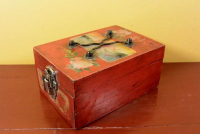 Ancien Coffre Chinois Fleurs et paysages Ancien Coffre Chinois Fleurs et paysages