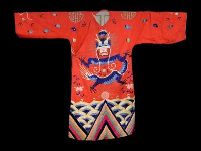 Ancien Costume de Théâtre - Rouge et Dragon bleu Ancien Costume de Théâtre - Rouge et Dragon bleu