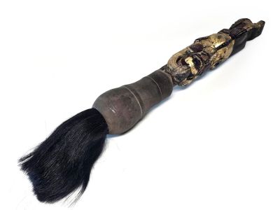 Ancien Pinceau Sculpté d’un Chien de Garde Foo – Protection et Fortune de la Dynastie Qing
