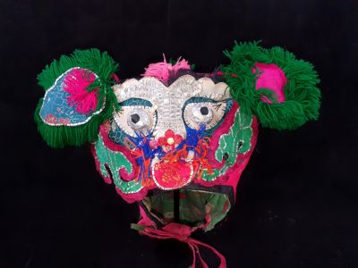 Ancienne Coiffe d'enfant - Dragon drôle Rouge et Vert Ancienne Coiffe d'enfant - Dragon drôle Rouge et Vert