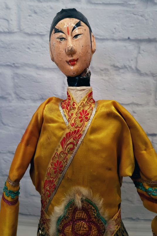 Ancienne marionnette de Théâtre chinoise - Province Fujian - Homme / Costume de soie jaune 3