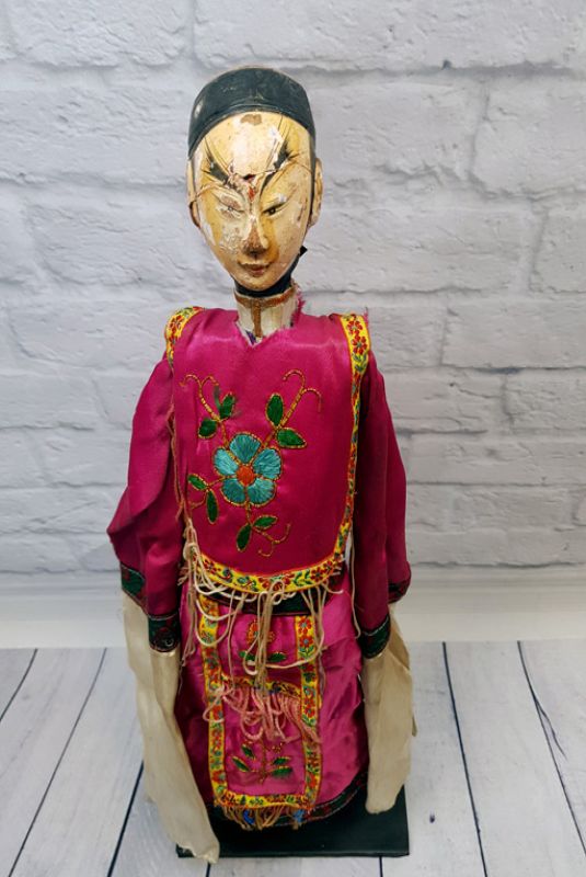 Ancienne marionnette de Théâtre chinoise - Province Fujian - Homme / Costume de soie Rose et fleur 2