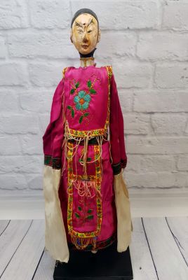 Ancienne marionnette de Théâtre chinoise - Province Fujian - Homme / Costume de soie Rose et fleur