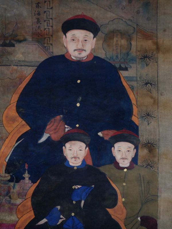 Ancienne Peinture d'ancêtres Chinois sur toile - Famille chinoise de 6 personnes 4