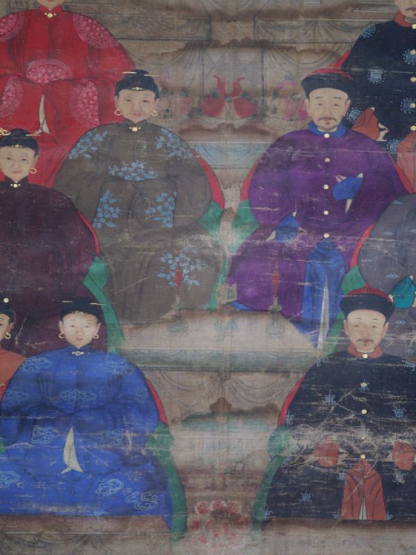 Ancienne Peinture d'ancêtres Chinois sur toile - Famille de 10 mandarins chinois 5