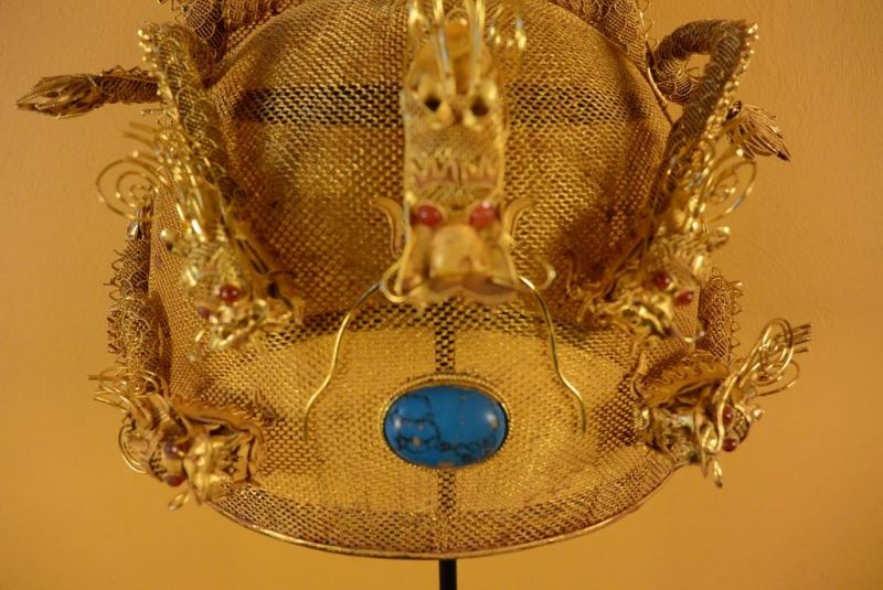 Ancient Chinese Theatre Hat Emperor - Gold plated 3