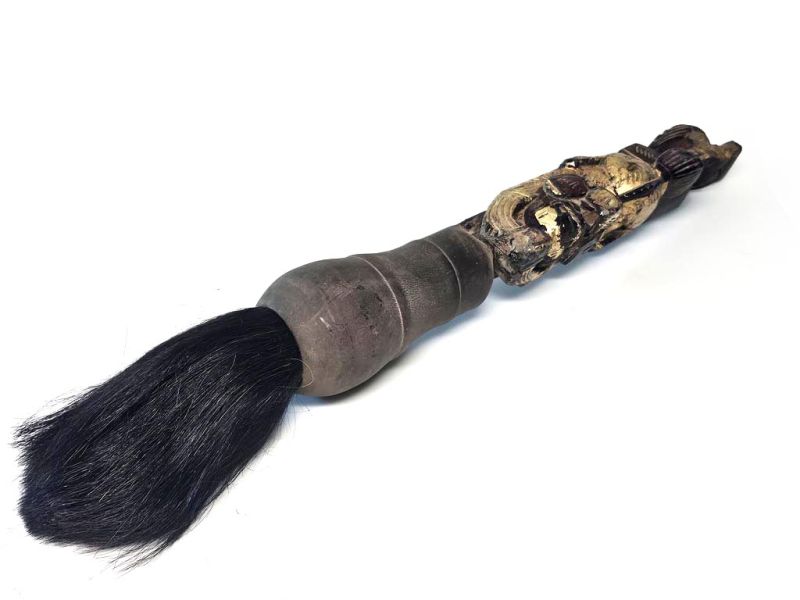 Ancient Foo Dog Carved Brush – Guardian Strength & Fortune of the Qing Dynasty 2