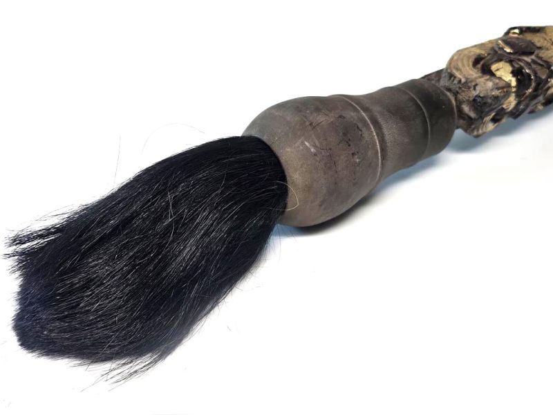 Ancient Foo Dog Carved Brush – Guardian Strength & Fortune of the Qing Dynasty 3