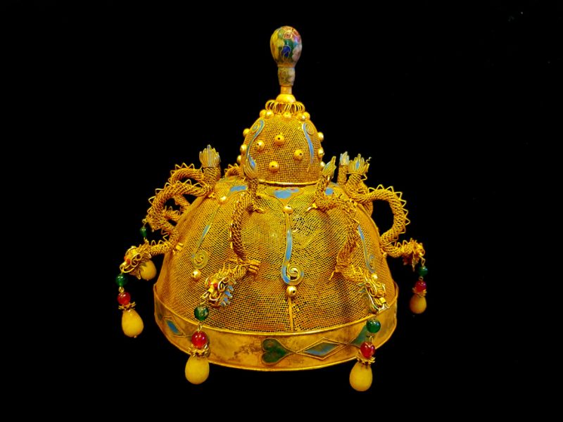 Ancient golden Chinese Theatre Hat - Emperor and Empress - The cap of the emperor's son1