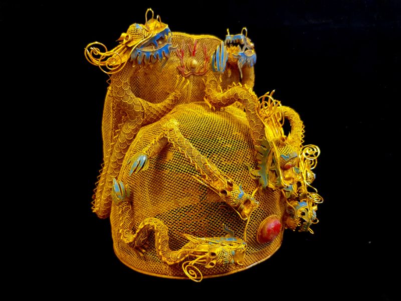 Ancient golden Chinese Theatre Hat - Emperor and Empress - The six fire dragons 1