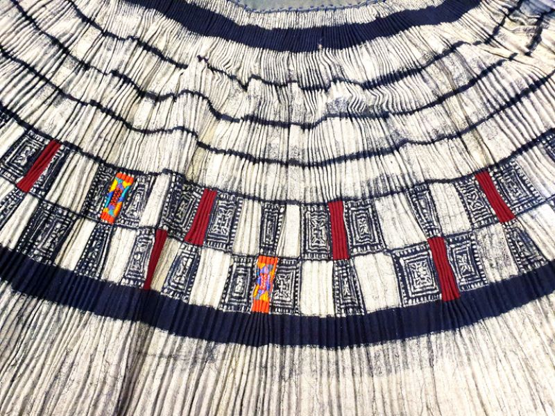 Ancient pleated dress of the Miao minority 2 4