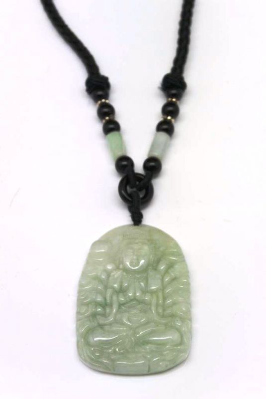 Anhänger aus Jade Buddha tausend Hände Hellgrün 2