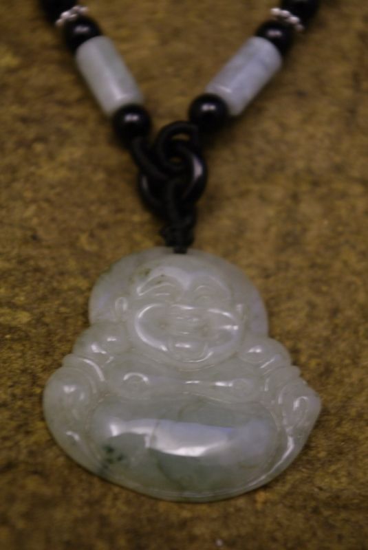 Anhänger aus Jade Gross Lachender Buddha 2