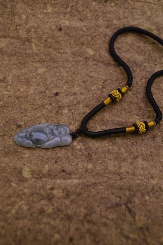 Anhänger aus Jade Lachender Buddha 2 4