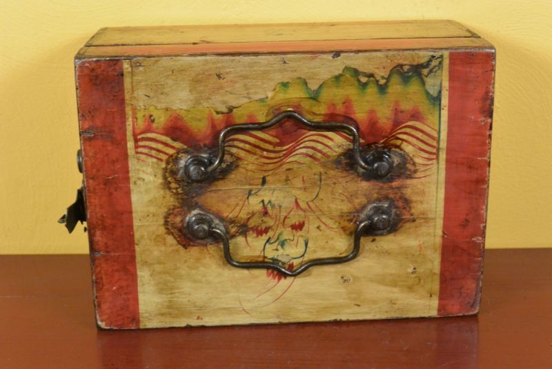 Antiguo Arcón Chino Rojo y Blanco 2