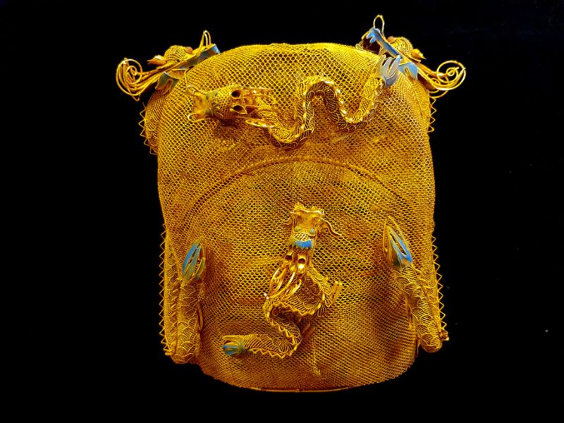 Antiguo Sombrero de teatro dorado - Emperador y Emperatriz - Los seis dragones de fuego 4