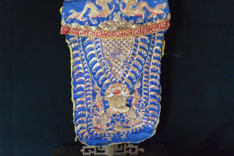 Antiguo teatro traje chino azul y oro 3