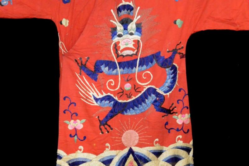 Antiguo teatro traje chino - Rojo con un dragón azul 3