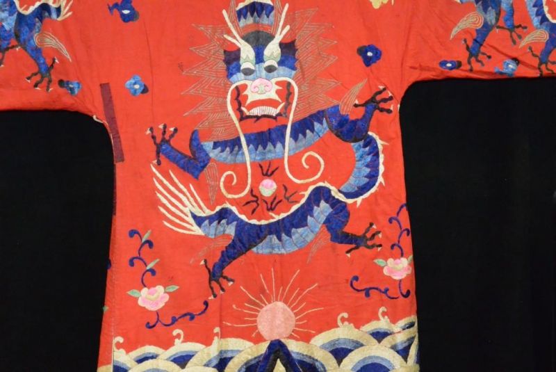 Antiguo teatro traje chino - Rojo con un dragón azul 5