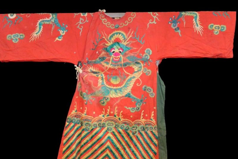 Antiguo teatro traje chino - Rojo con un dragón verde 2