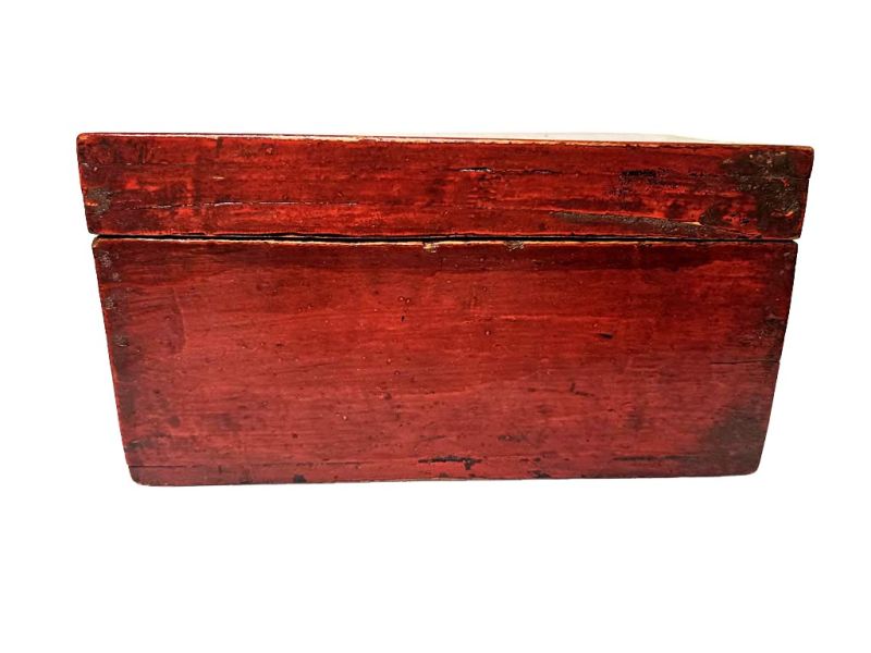 Antike Chinesische Holztruhe in Rot Lackiertem Minimalismus 2