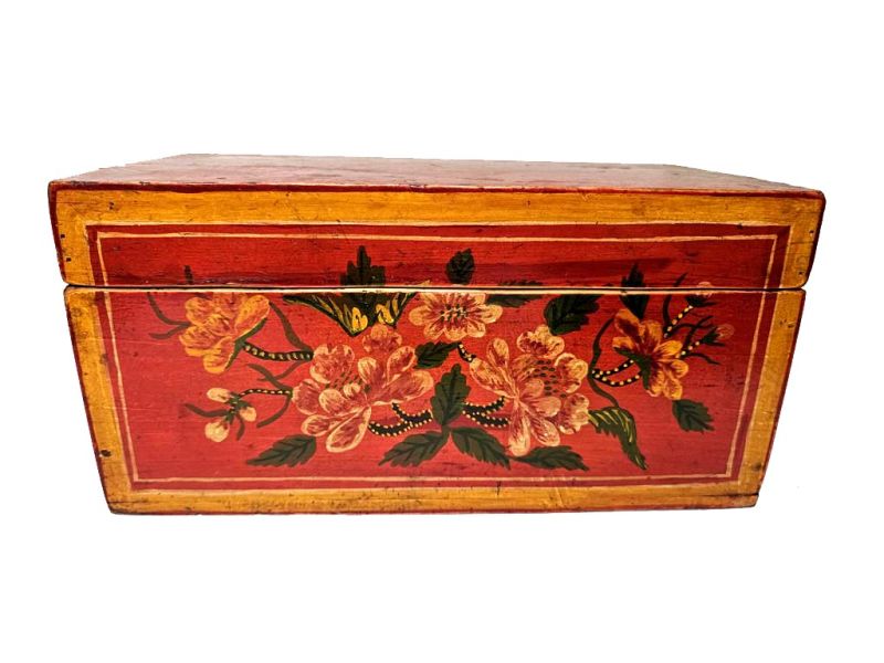 Antike Chinesische rote und gelbe Holztruhe mit Blumen 2