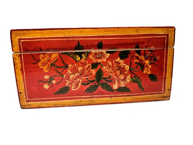 Antike Chinesische rote und gelbe Holztruhe mit Blumen 3