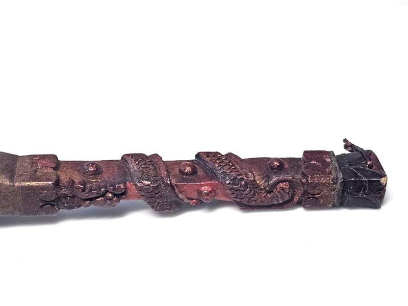 Antique Carved Brush of Cloud and Dragon Motifs – Qing Dynasty Artistic Splendor 4