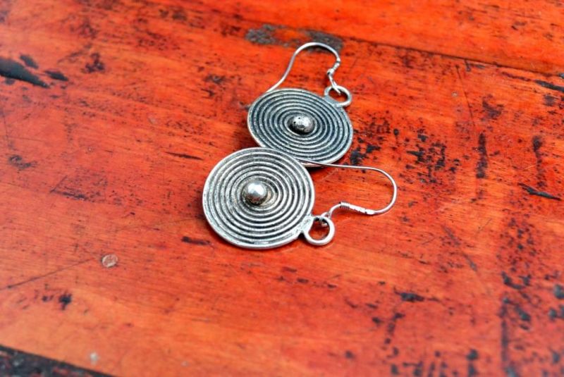 Aretes étnicos Minoría Miao Muy pequeña espiral 4