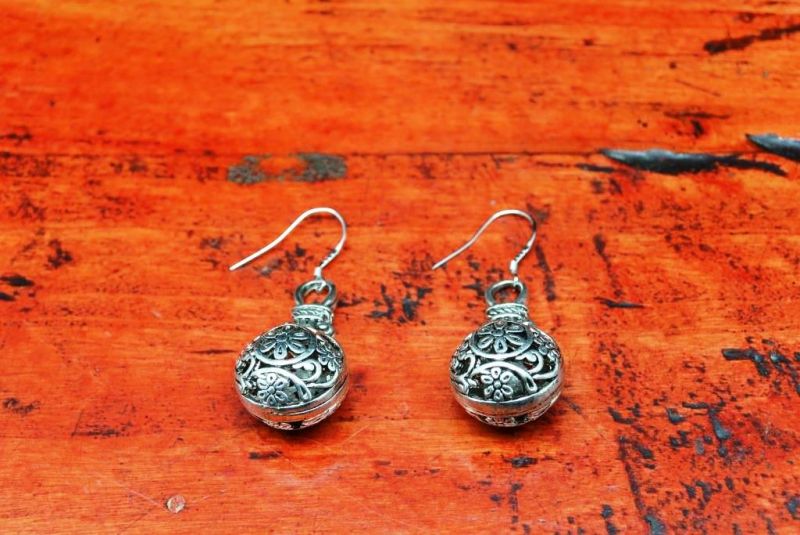 Haga clic en la imagen para ampliar Aretes étnicos Minoría Yao 2