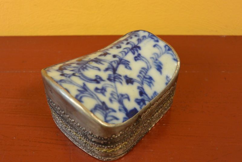 Asiatische Box Metall und Porzellan 2 2