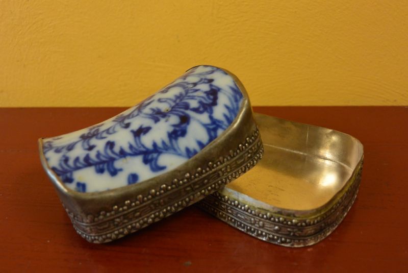 Asiatische Box Metall und Porzellan 2 4