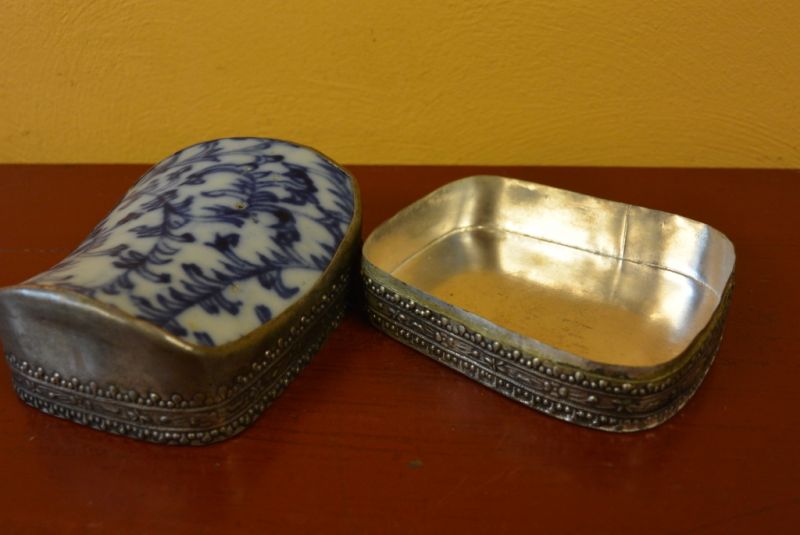 Asiatische Box Metall und Porzellan 2 5