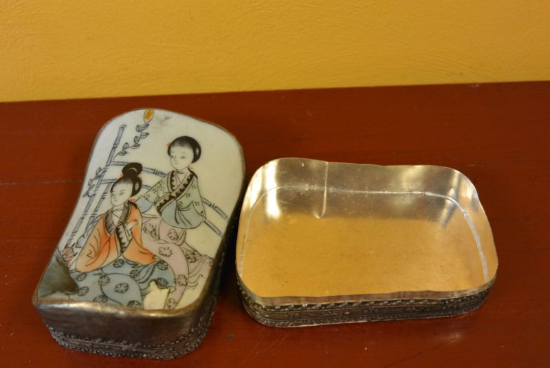 Asiatische Box Metall und Porzellan 2 Frauen 5