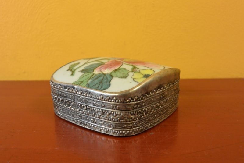 Asiatische Box Metall und Porzellan Große Blume 2