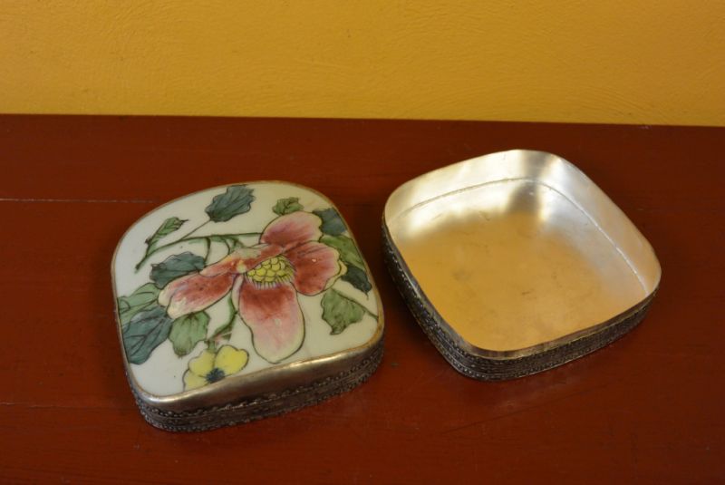 Asiatische Box Metall und Porzellan Große Blume 5