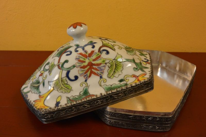 Asiatische Box Metall und Porzellan Große Box 5