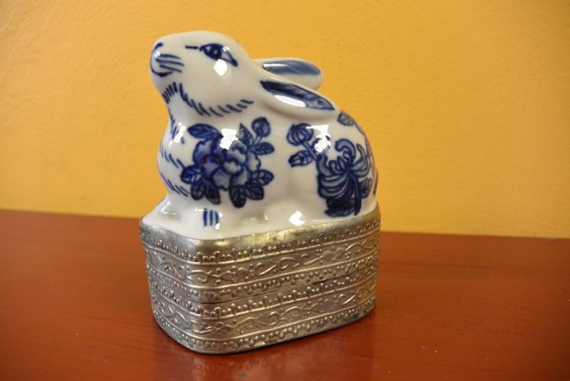Asiatische Box Metall und Porzellan Kaninchen 1 2
