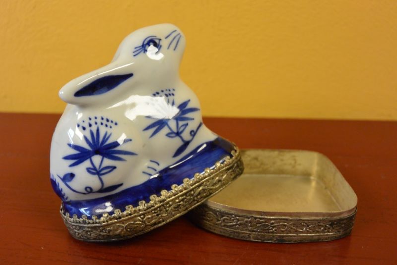 Asiatische Box Metall und Porzellan Kaninchen 2 5