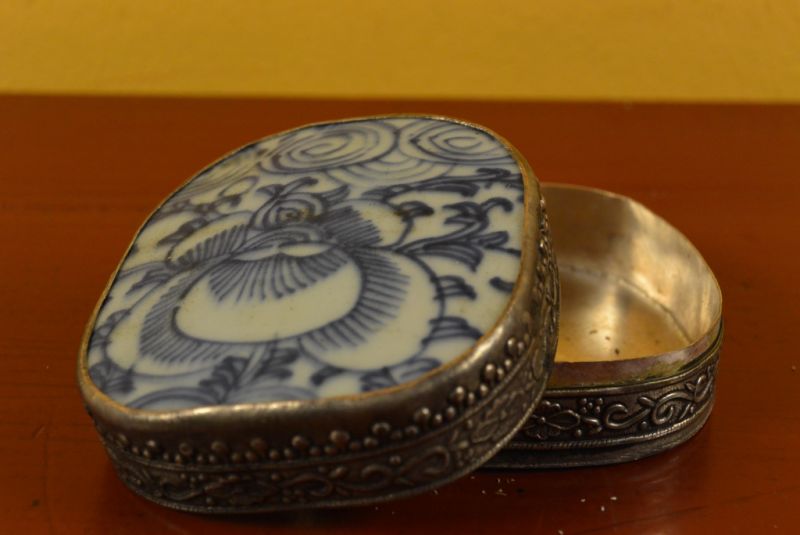Asiatische Box Metall und Porzellan Kleine Blume 4