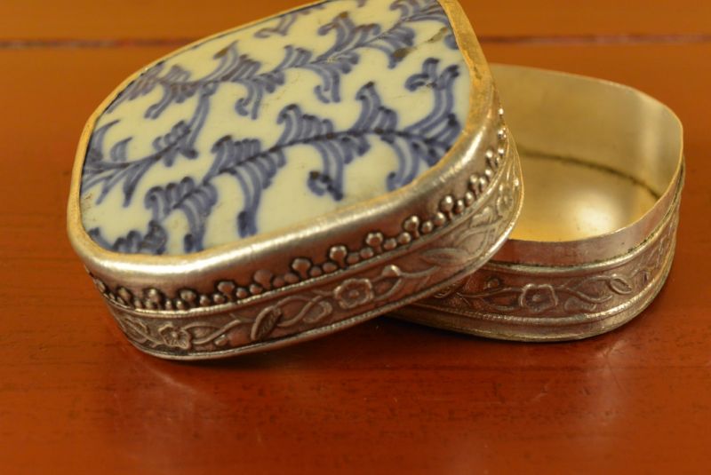 Asiatische Box Metall und Porzellan Laub 3