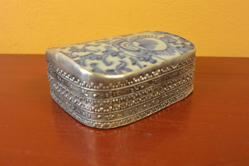 Asiatische Box Metall und Porzellan Weiß und blau 3 2