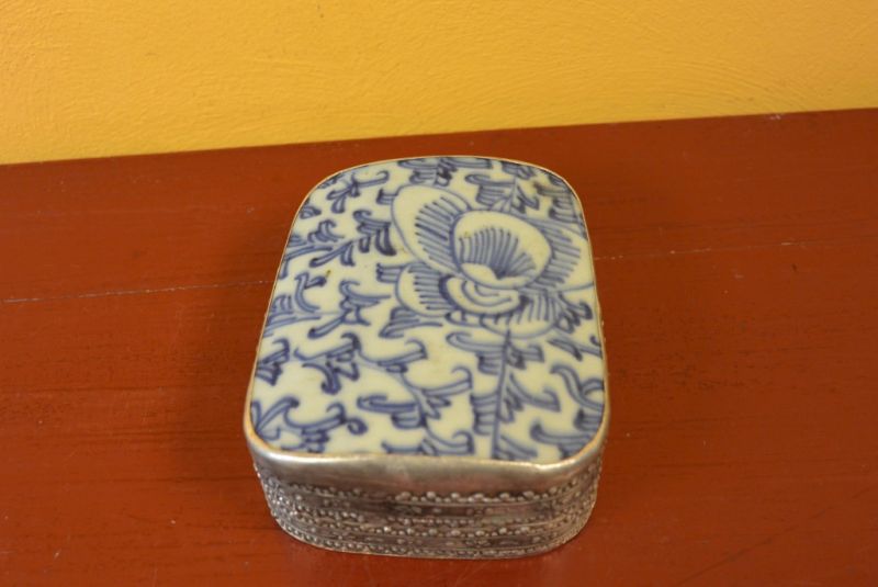 Asiatische Box Metall und Porzellan Weiß und blau 3 3