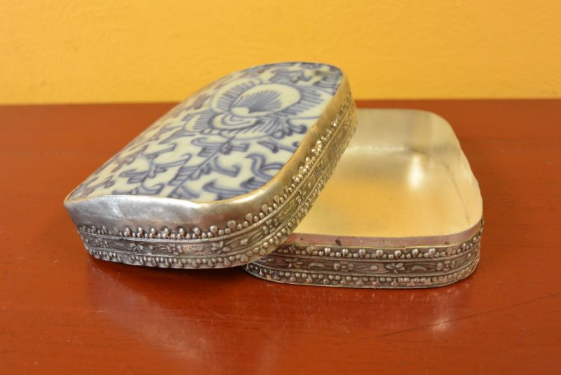 Asiatische Box Metall und Porzellan Weiß und blau 3 5