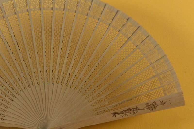 Asiatische Fächer Sandelholz 2