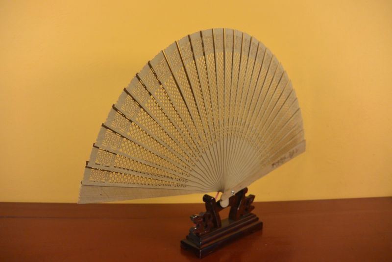 Asiatische Fächer Sandelholz 4
