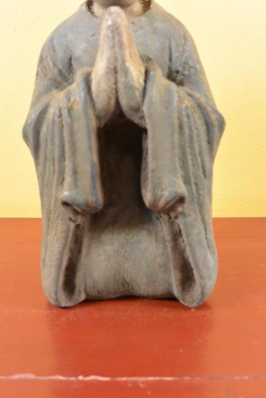 Asiatische Holzstatue Mönch im Gebet 3