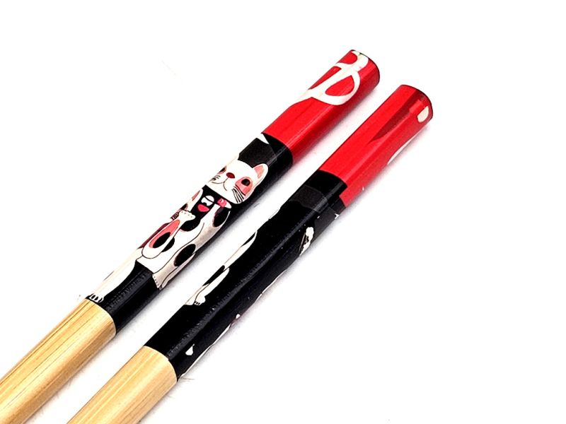 Cliquez sur la vignette pour agrandir et survolez la photo pour zoomer Baguettes Japonaises en Bambou Maneki-neko Rouge et Noir - Paire Porte-bonheur - 23 cm 4